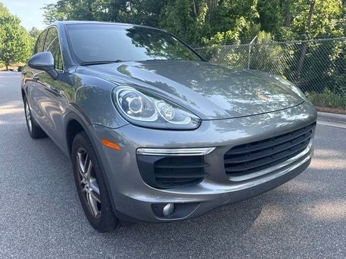 Used 2016 Porsche Cayenne AWD/4WD image 3