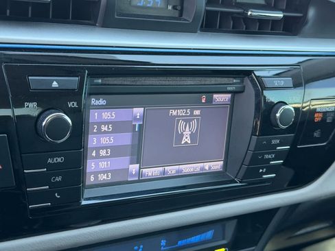 Used 2016 Toyota Corolla LE image 22