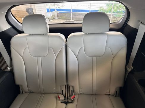 Used 2023 Kia Sorento S w/ Panoramic Sunroof Package AWD/4WD image 16
