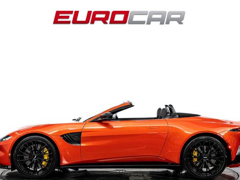 Used 2022 Aston Martin V8 Vantage Roadster image 2