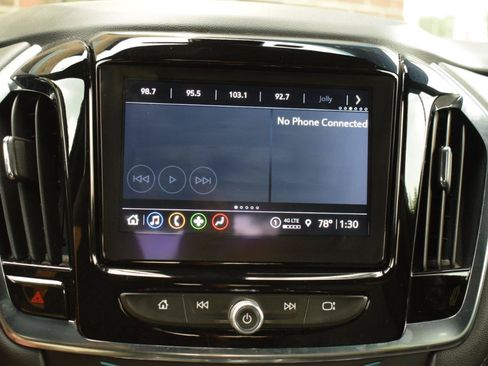 Used 2023 Chevrolet Traverse LT FWD image 22