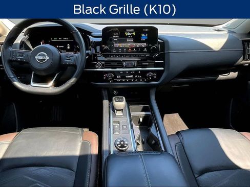 Used 2023 Nissan Pathfinder Platinum AWD/4WD image 7