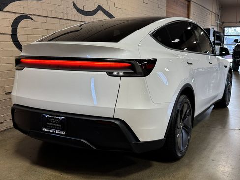 Used 2026 Tesla Model Y 2WD image 5