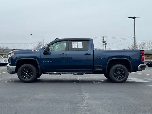 Used 2021 Chevrolet Silverado 2500 LT w/ Convenience Package image 4