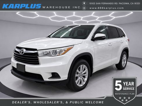 Used 2016 Toyota Highlander LE FWD image 1