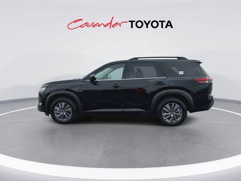 Used 2025 Nissan Pathfinder SV FWD image 5