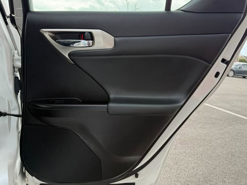 Used 2016 Lexus CT 200h image 20