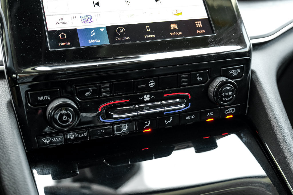 Used 2022 Jeep Grand Cherokee Limited RWD image 36