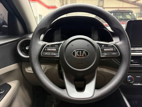 Used 2020 Kia Forte LXS FWD image 22