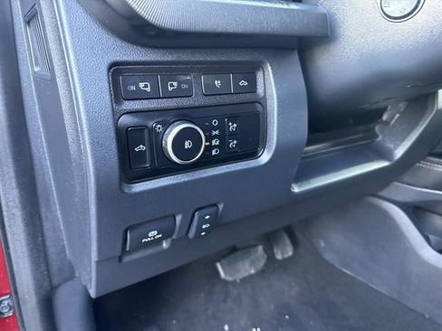 Used 2024 Ford F350 Platinum w/ FX4 Off-Road Package image 20