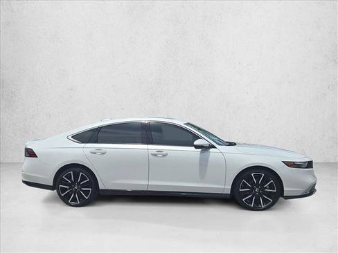 Used 2024 Honda Accord Touring image 4