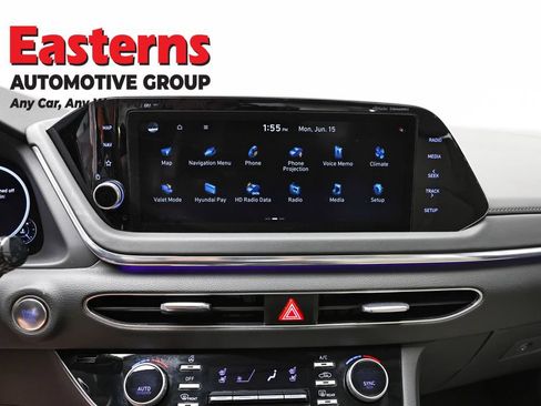 Used 2021 Hyundai Sonata Limited w/ Winter Weather Package FWD image 11