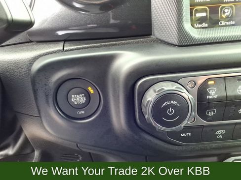 Used 2022 Jeep Wrangler Unlimited Rubicon w/ Xtreme Recon 35" Tire Package image 32