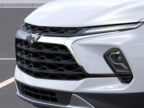 New 2025 Chevrolet Blazer LT w/ Driver Confidence Package FWD image 13