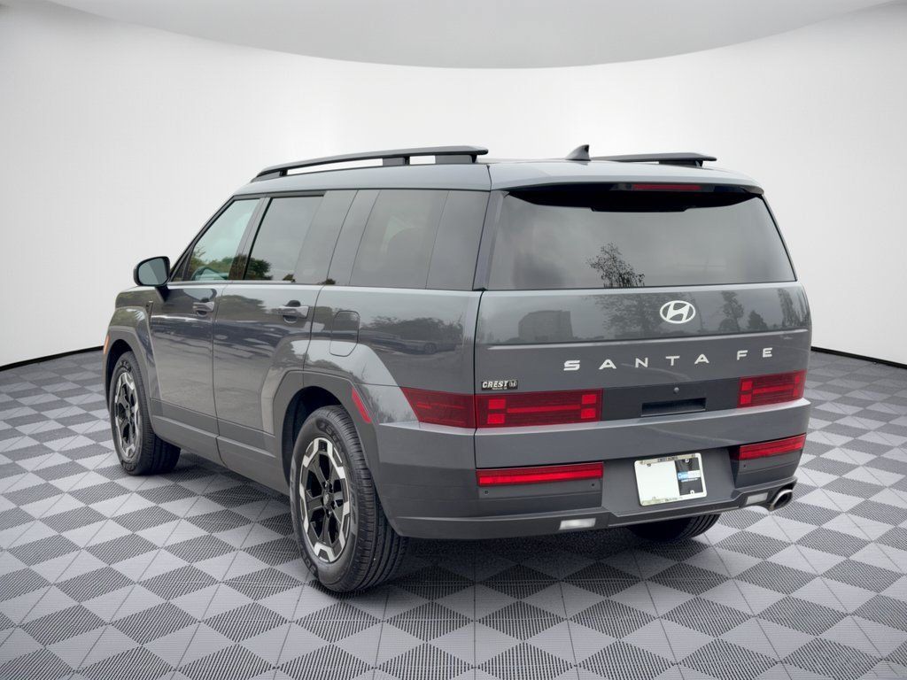 Used 2025 Hyundai Santa Fe SEL FWD image 3