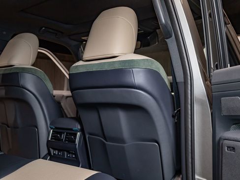 Used 2025 Lexus GX 550 image 21