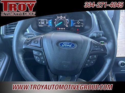 Used 2022 Ford Edge Titanium w/ Equipment Group 301A image 38