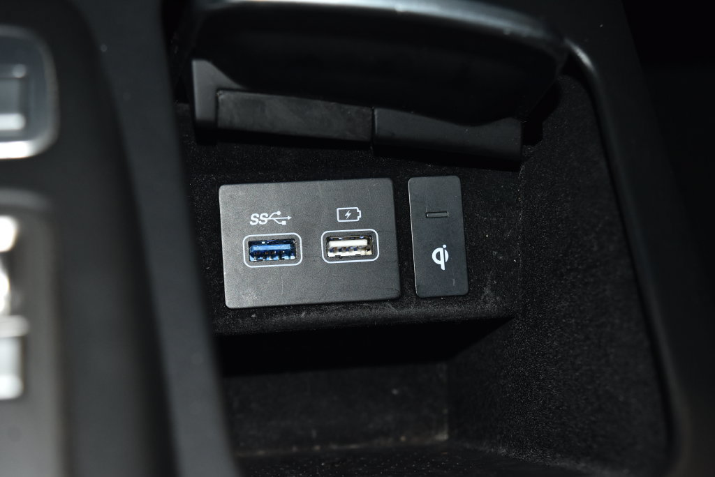 Used 2025 Genesis GV70 2.5T AWD/4WD image 16