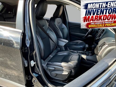Used 2021 Jeep Cherokee Latitude Plus AWD/4WD image 31