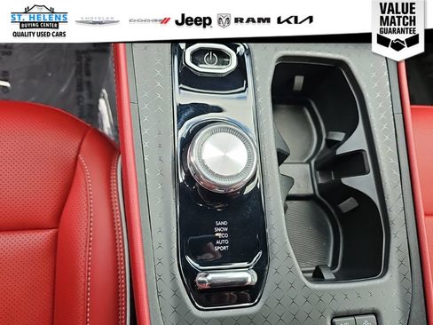 Used 2024 Jeep Wagoneer Launch Edition AWD/4WD image 30