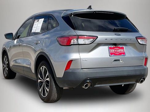Used 2022 Ford Escape SE w/ SE Sport Appearance Package image 4