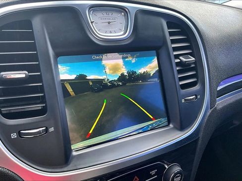 Used 2018 Chrysler 300 Touring w/ Sport Appearance Package image 22