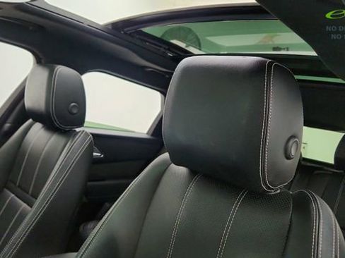 Used 2022 Land Rover Range Rover Velar S AWD/4WD image 35