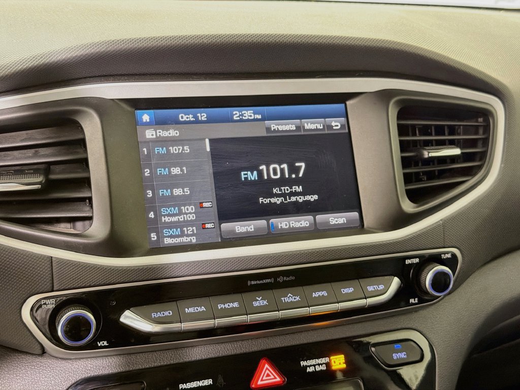 Used 2018 Hyundai Ioniq Blue FWD image 17