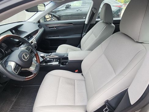 Used 2018 Lexus ES 350 w/ Navigation System Package FWD image 4