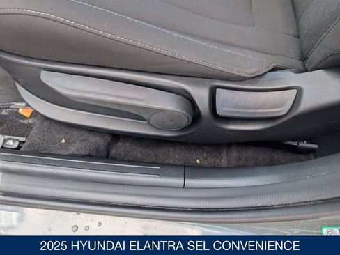 Certified 2025 Hyundai Elantra SEL FWD image 15