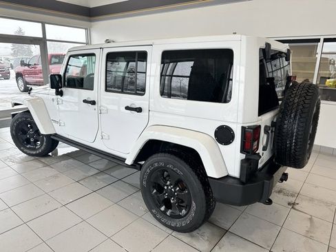 Used 2015 Jeep Wrangler Unlimited Sahara image 6