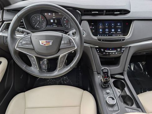Certified 2025 Cadillac XT5 Sportv w/ Technology Package image 17