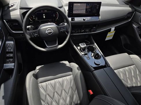 New 2026 Nissan Rogue Platinum image 17