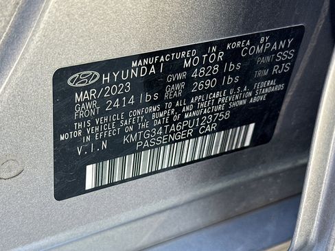 Used 2023 Genesis G70 2.0T image 29