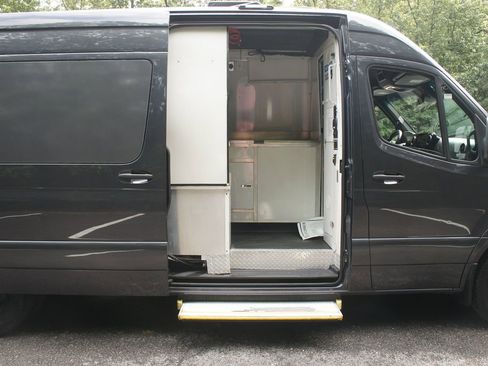 Used 2020 Mercedes-Benz Sprinter 4500 image 21