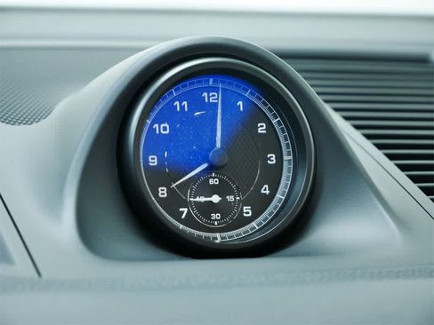 Used 2025 Porsche Macan image 24