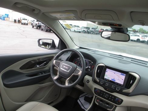 Used 2023 GMC Terrain Denali w/ Denali Premium Package AWD/4WD image 27