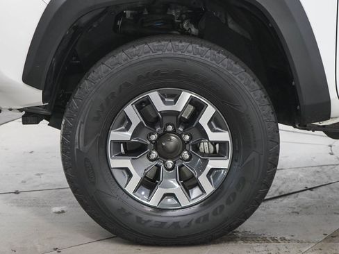 Used 2021 Toyota Tacoma TRD Off-Road AWD/4WD image 28
