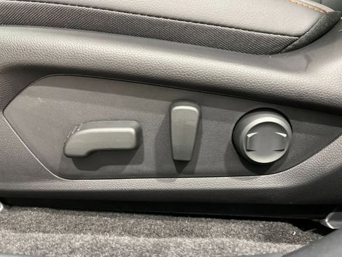 Certified 2025 Subaru Crosstrek 2.5i Limited w/ Crosstrek Mirror Package image 11