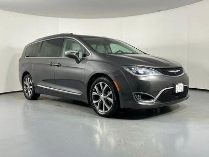 Used 2017 Chrysler Pacifica Limited