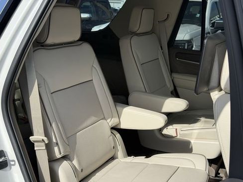 Used 2022 GMC Yukon Denali w/ Denali Ultimate Package AWD/4WD image 36