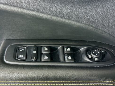 Used 2018 Jeep Compass Limited w/ Navigation Group image 24