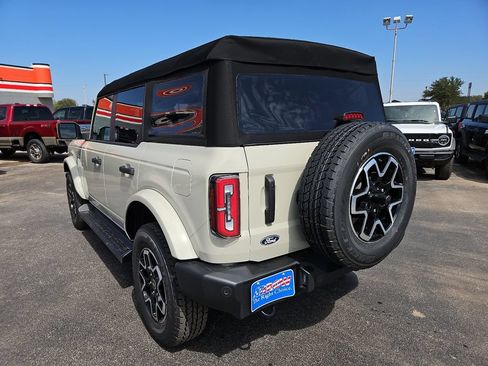 New 2026 Ford Bronco Outer Banks AWD/4WD image 9