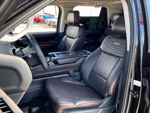 Certified 2025 Ford Expedition Platinum w/ Platinum Ultimate Package image 11