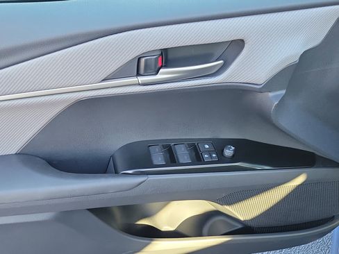 Used 2026 Toyota Camry SE image 18