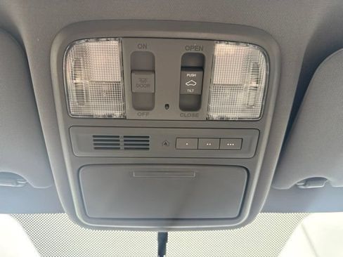 Used 2014 Honda Pilot Touring image 22