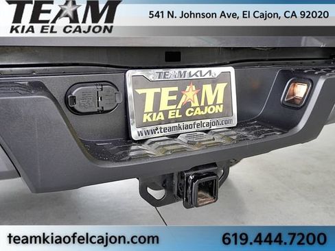 Used 2022 Toyota Tacoma TRD Sport w/ Black Out Package (TMS) AWD/4WD image 18