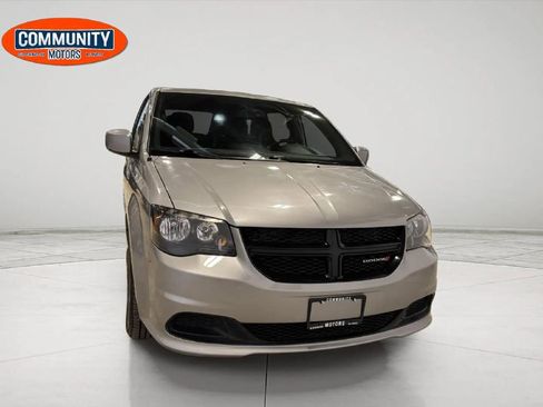 Used 2016 Dodge Grand Caravan SE FWD image 10