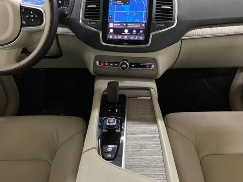 Used 2024 Volvo XC90 B6 Core AWD/4WD image 15