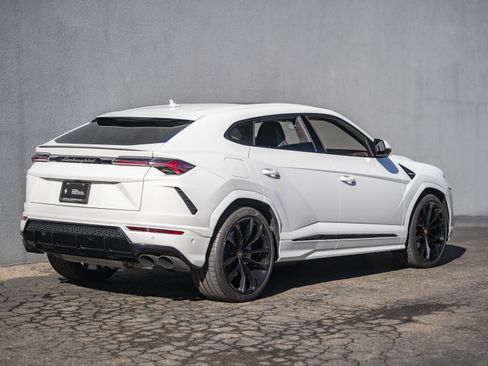 Used 2021 Lamborghini Urus image 5